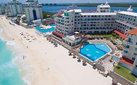AR Cancun Plaza